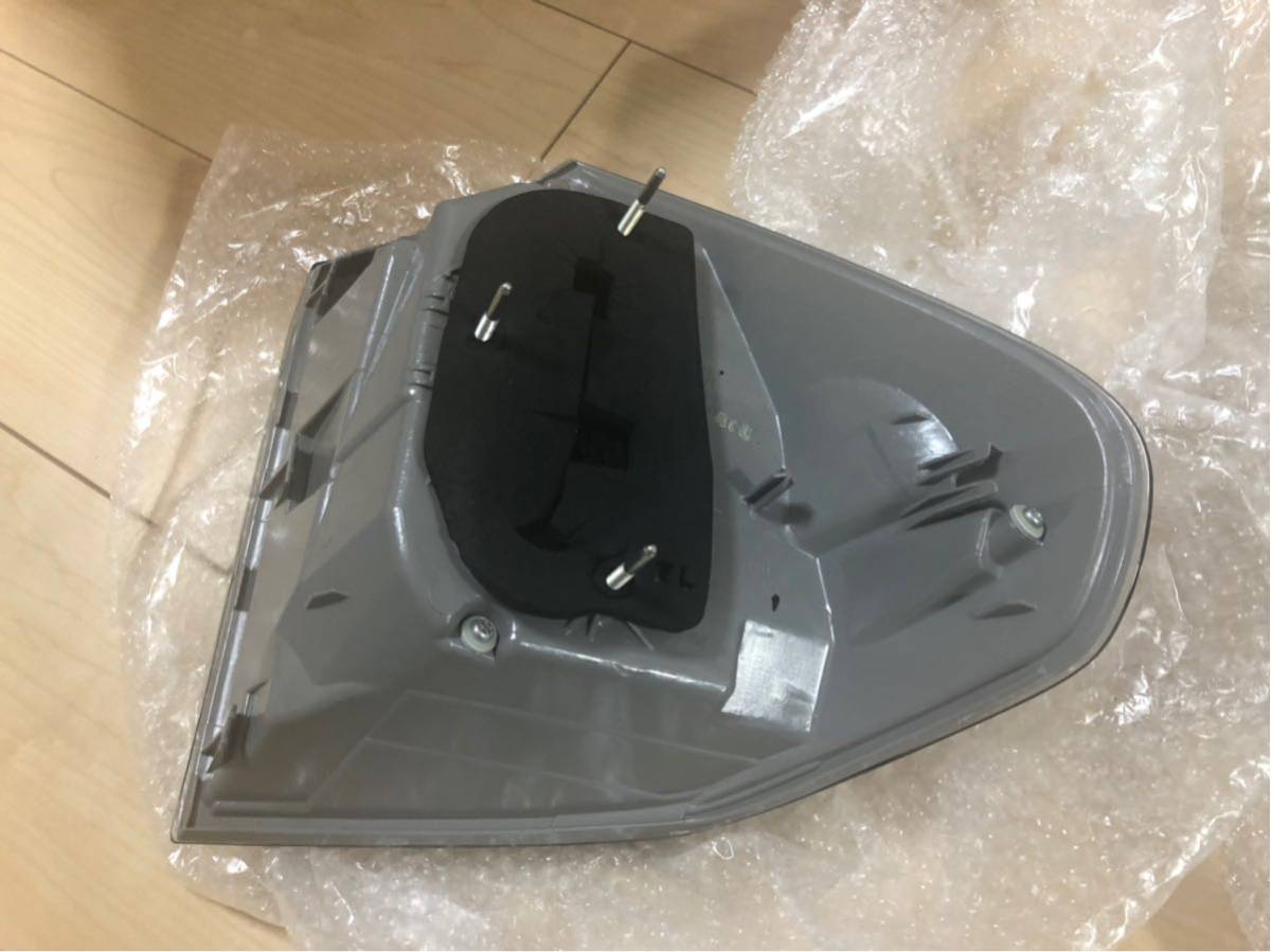 30 ハリアー テールランプ 新車外し 一台分！！ ハリアー テールランプ