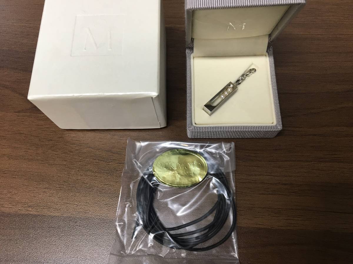 【2071】未使用！ミキモト MIKIMOTO アクセサリー ネックレス シルバー 白 パール 黒革ひも