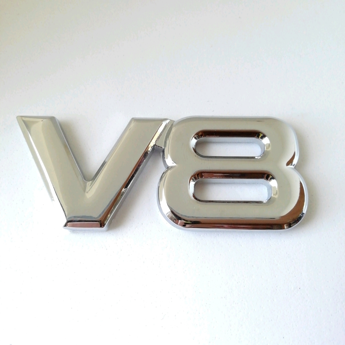 訳有り V8 メッキ アルミ 金属 エンブレム ステッカートヨタ ホンダ ダイハツ スズキ マツダ スバル 日産 ステッカー A11 エンブレム 売買されたオークション情報 Yahooの商品情報をアーカイブ公開 オークファン Aucfan Com