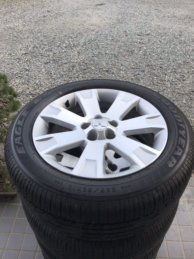 デリカ☆d5用☆純正タイヤ☆ナットのオマケ付き！！_4