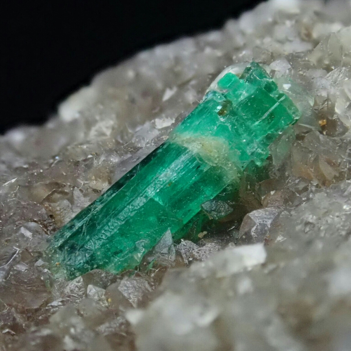 エメラルド　緑柱石　ベリル　アフガニスタン　鉱物　 標本 原石 天然石_3