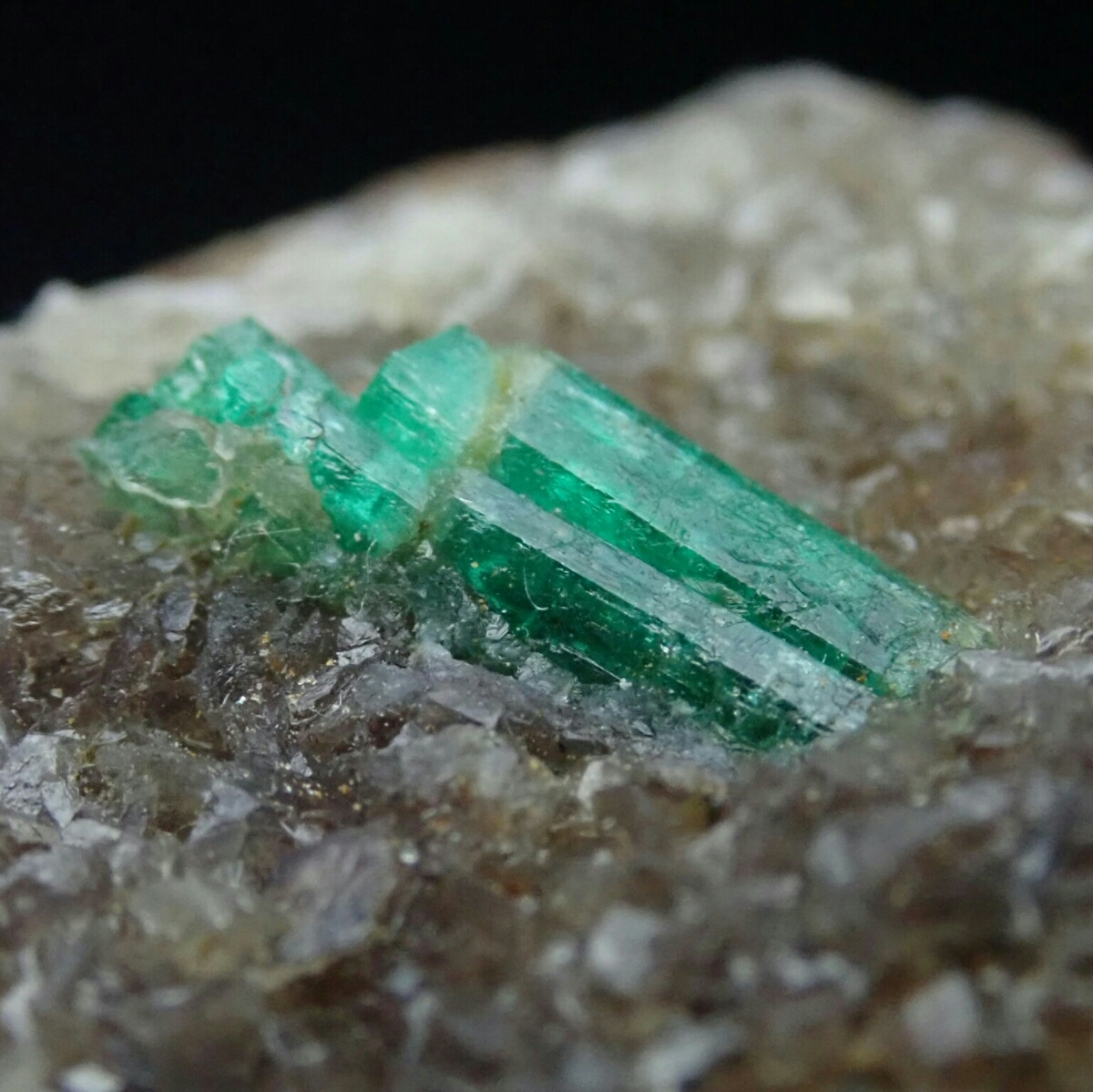 エメラルド　緑柱石　ベリル　アフガニスタン　鉱物　 標本 原石 天然石_4