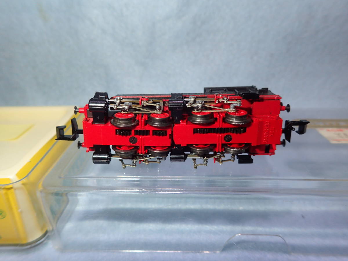 4. MINITRIX 12835　DRG BR98