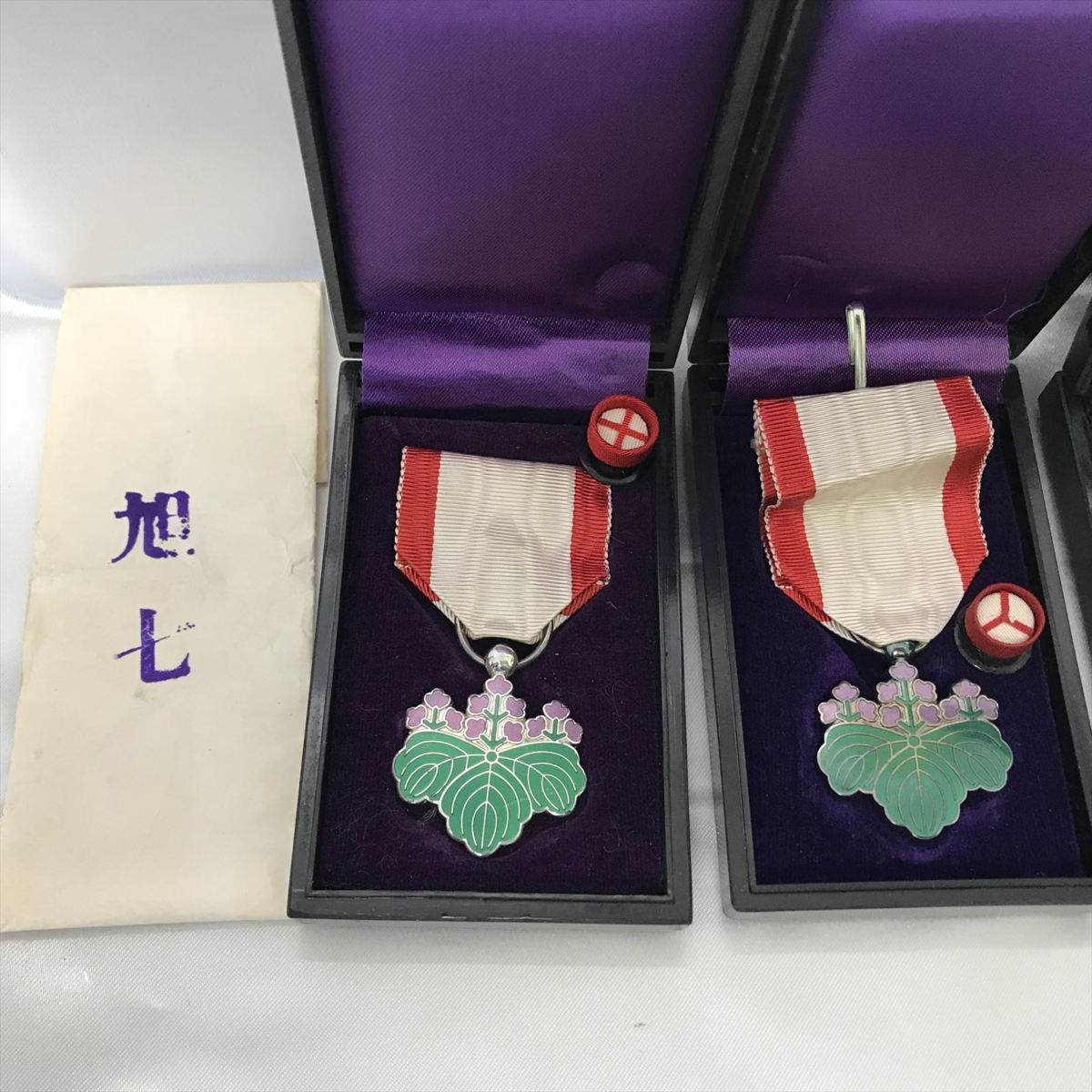 勲章 支那事変従軍記章 勲八等白色桐葉章 勲七等青色
