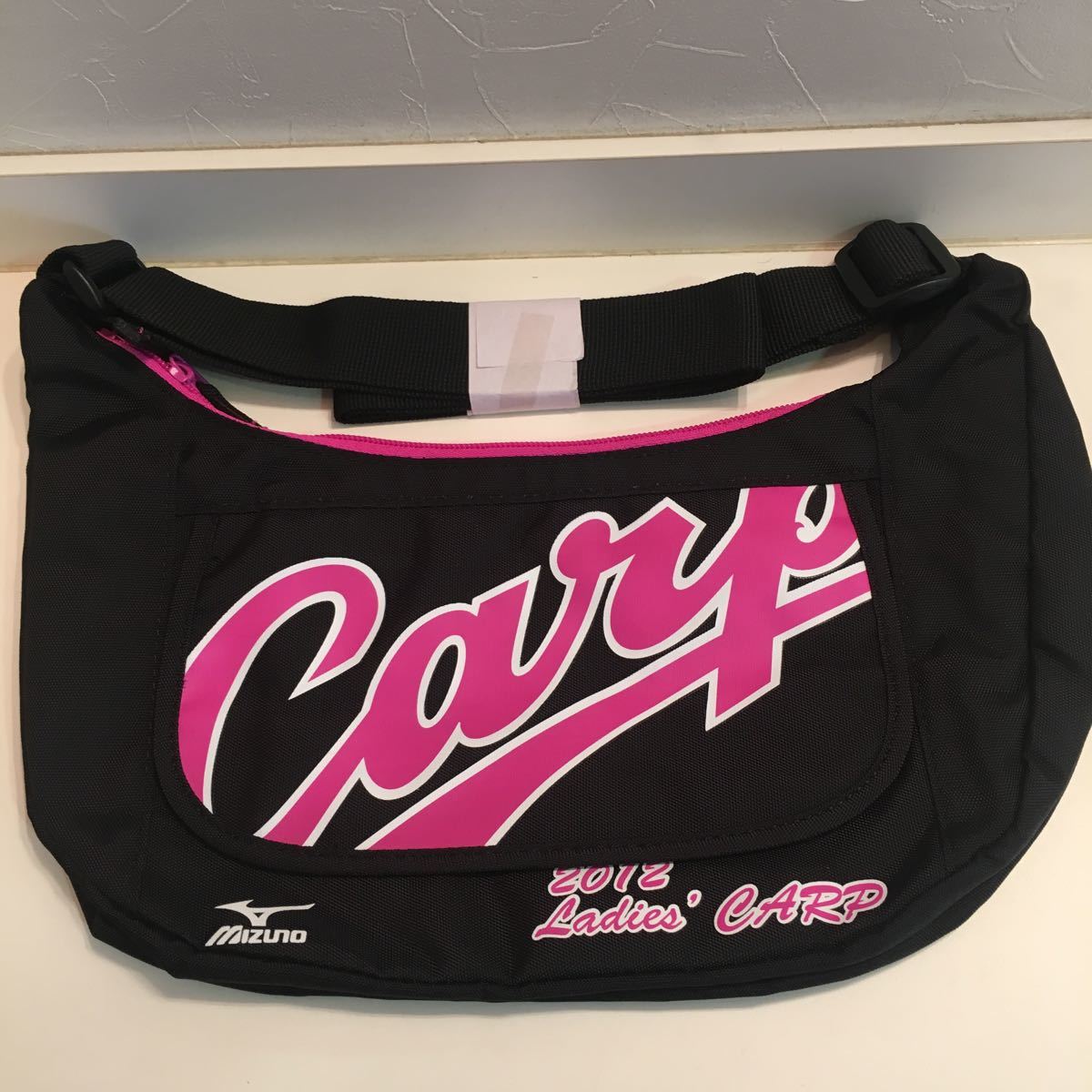 非売品 広島カープ レディースファンクラブ特典 ショルダーバッグ チケットホルダー 品 記念品 関連グッズ 売買されたオークション情報 Yahooの商品情報をアーカイブ公開 オークファン Aucfan Com