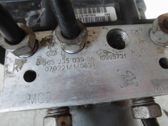 キャデラック エスカレード GMC ユーコン 純正 ABS アクチュエーター