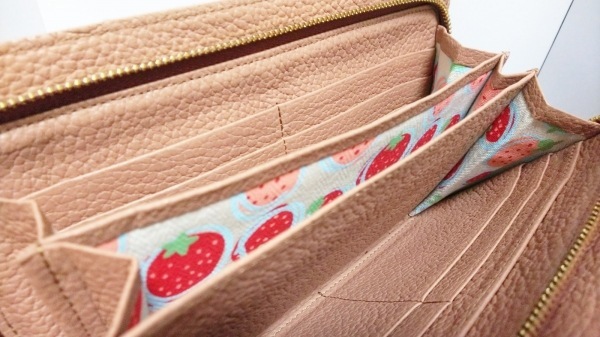 イアンヌ IANNE 長財布 レザー ベージュ 財布