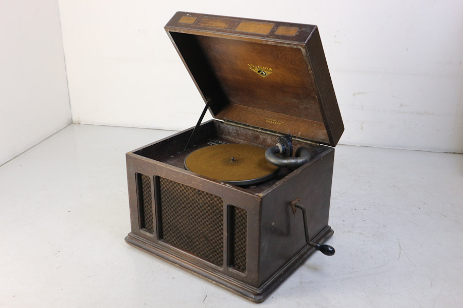 人気セール，お得 現状品 Victor 日本ビクター Victrolaビクトローラ J1-51 卓上蓄音機 音出し確認 レトロ ヴィンテージ 手回し 538v30(本体)｜売買されたオークション情報、yahooの商品情報をアーカイブ公開 - オーク 本体