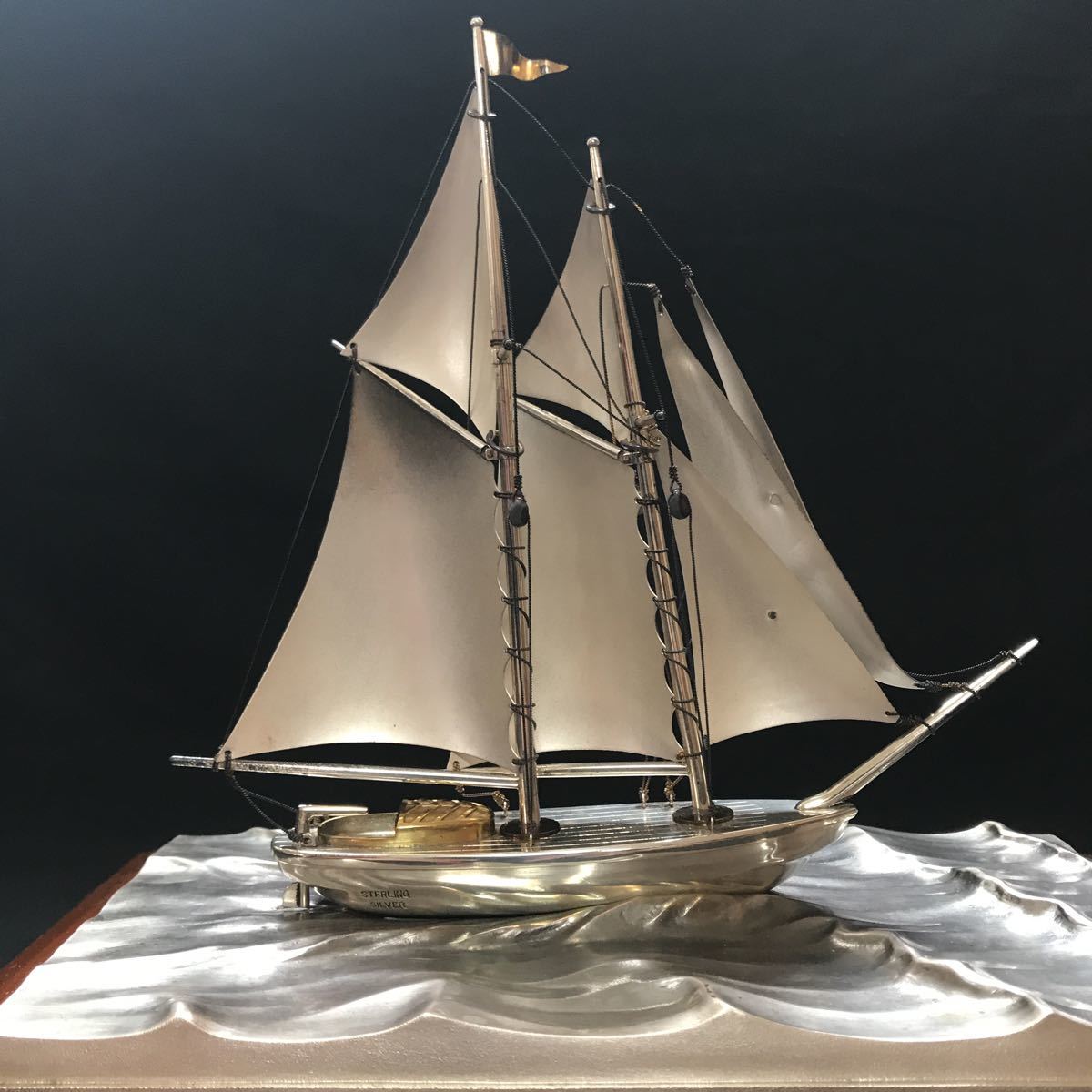 銀製　大型ヨット　置物　「STERLING SILVER」刻印入り　2本マスト大型帆船　銀製品　_3