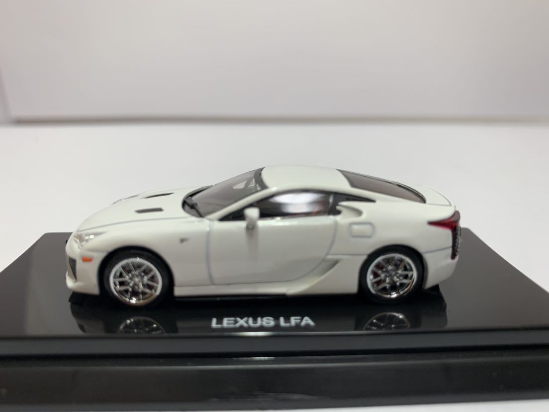 京商 1/64 LEXUS LFA レクサスLFA ホワイト徳間ミニカーセレクション