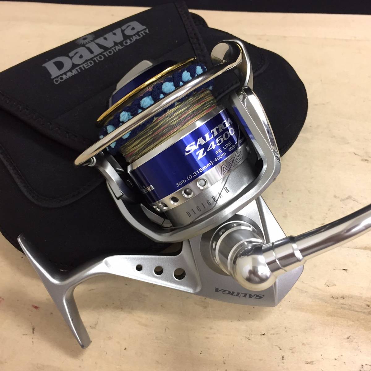 A04b44D DAIWA ダイワ スピニングリール SALTIGA ソルティガ Z4500