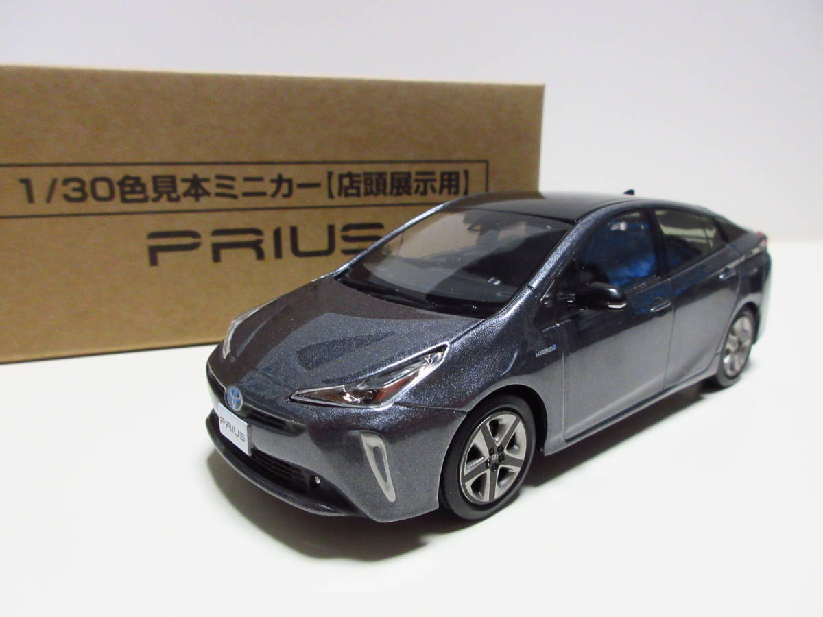 得価，高品質 1/30 トヨタ 新型プリウス 後期 PRIUS 2018 最新型 非売品 カラーサンプル ミニカー グレーメタリック&times;幾何学調ルーフフィルム(乗用車)｜売買されたオークション情報、yahooの商品情報をアー 乗用車
