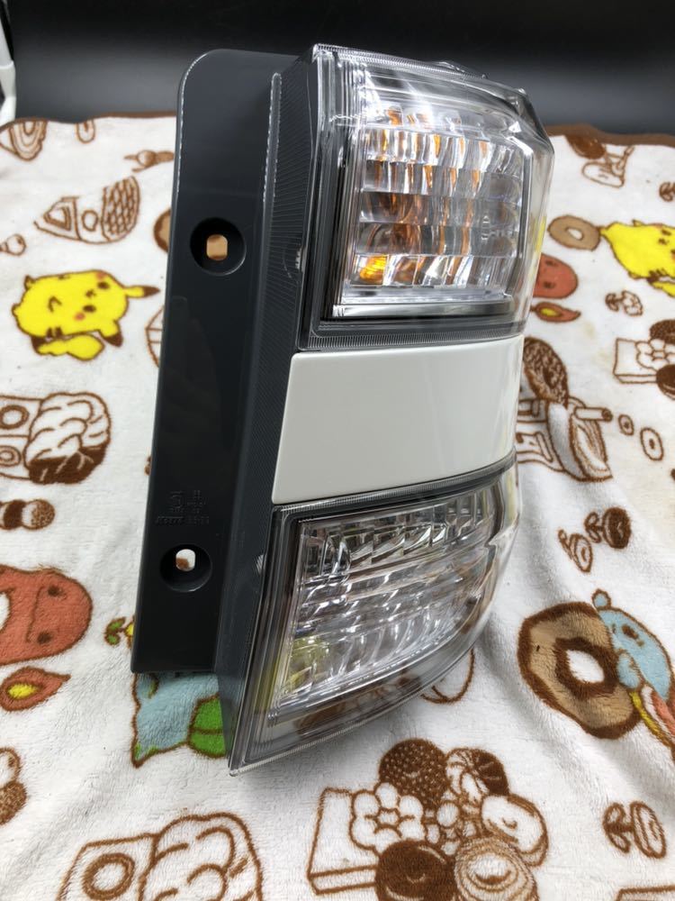 ヴェルファイア 0 1 2 破損無し！トヨタ リアクォーター側 点灯OK