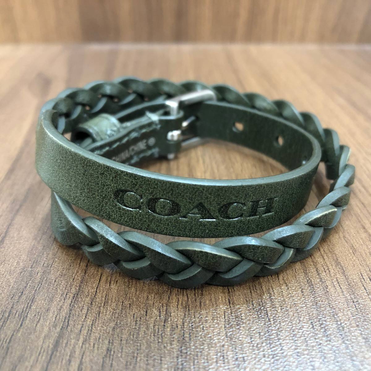 美品 COACH コーチ レザー ブレスレット チョーカー カーキ(服飾小物 