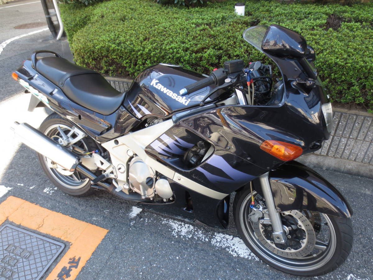 ZZR400 Kawasaki カワサキ | 美車！魅惑のスペックA搭載！ 美車 予備 