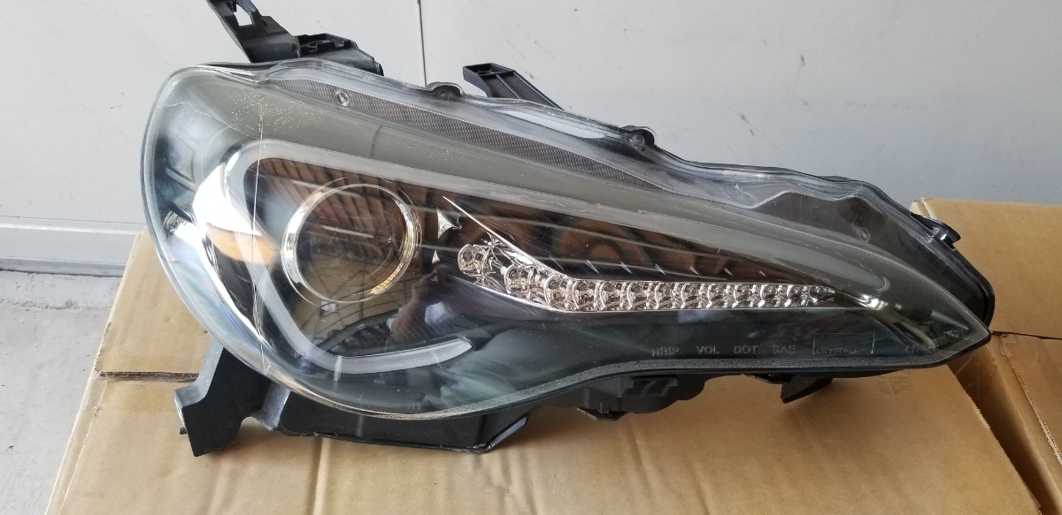86 BRZ ZN6 クリスタルアイ製ヘッドライト 社外 左右 ハロゲン
