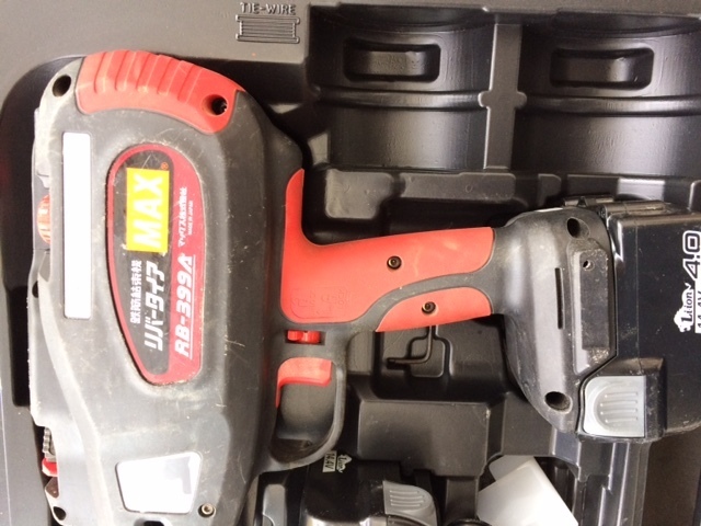 【中古品、銀行振込みのみ対応可能商品!!】マックス RB-399A-B2C/40A 鉄筋結束機 リバータイア【102-190921-KK-04-FUR】