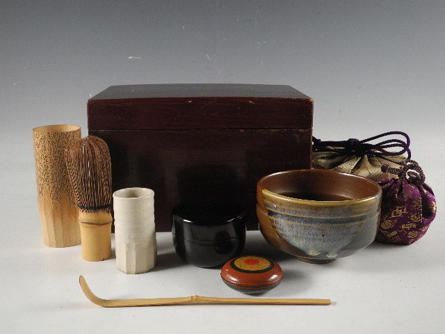 ◇栄◇輪島 茶箱 茶器セット 茶碗 棗 茶杓 香合 茶道具 32y83 蔵出し