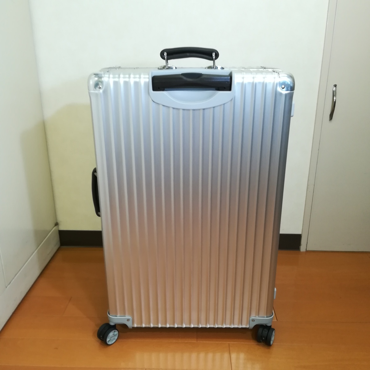 リモワ 美品 リモワ ルフトハンザ クラシックフライト 85L 4輪 TSA 