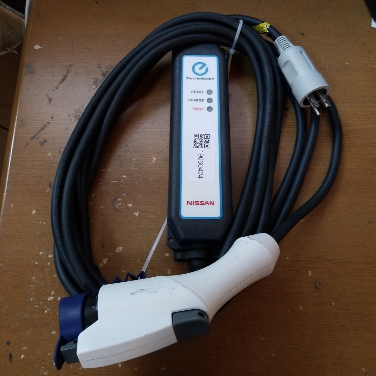 NISSAN EV充電ケーブル 3NK5E 【公式通販】