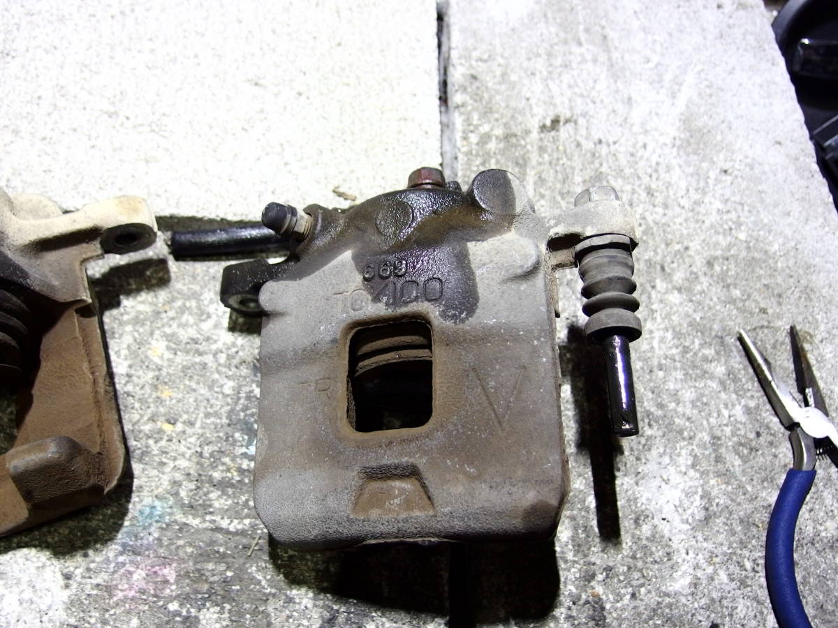 【即決】ワゴンR　MH23S　MH22S　MH21S　　ブレーキキャリパー　左右_2
