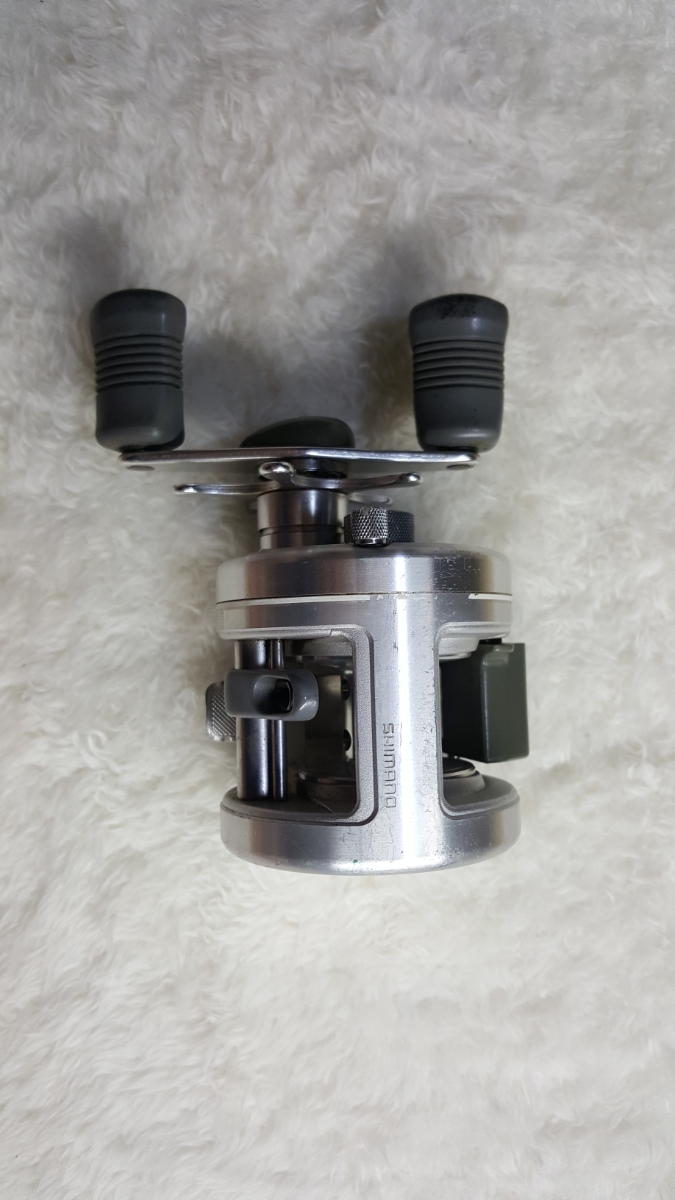 【人気，本物保証】 シマノ カルカッタ 200 右ハンドル SHIMANO CALCUTTA 200(シマノ)｜売買されたオークション情報、yahooの商品情報をアーカイブ公開 - オークファン シマノ