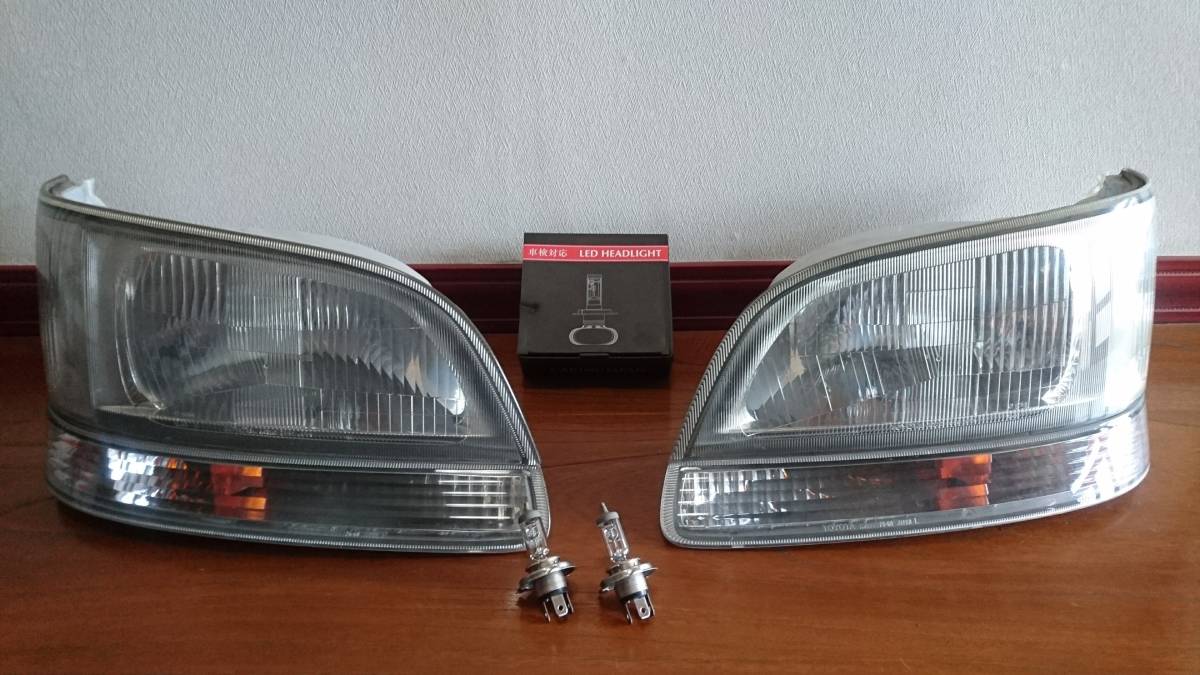 ハイエース　１００系　後期　KOITO　純正ヘッドライト　LED_1