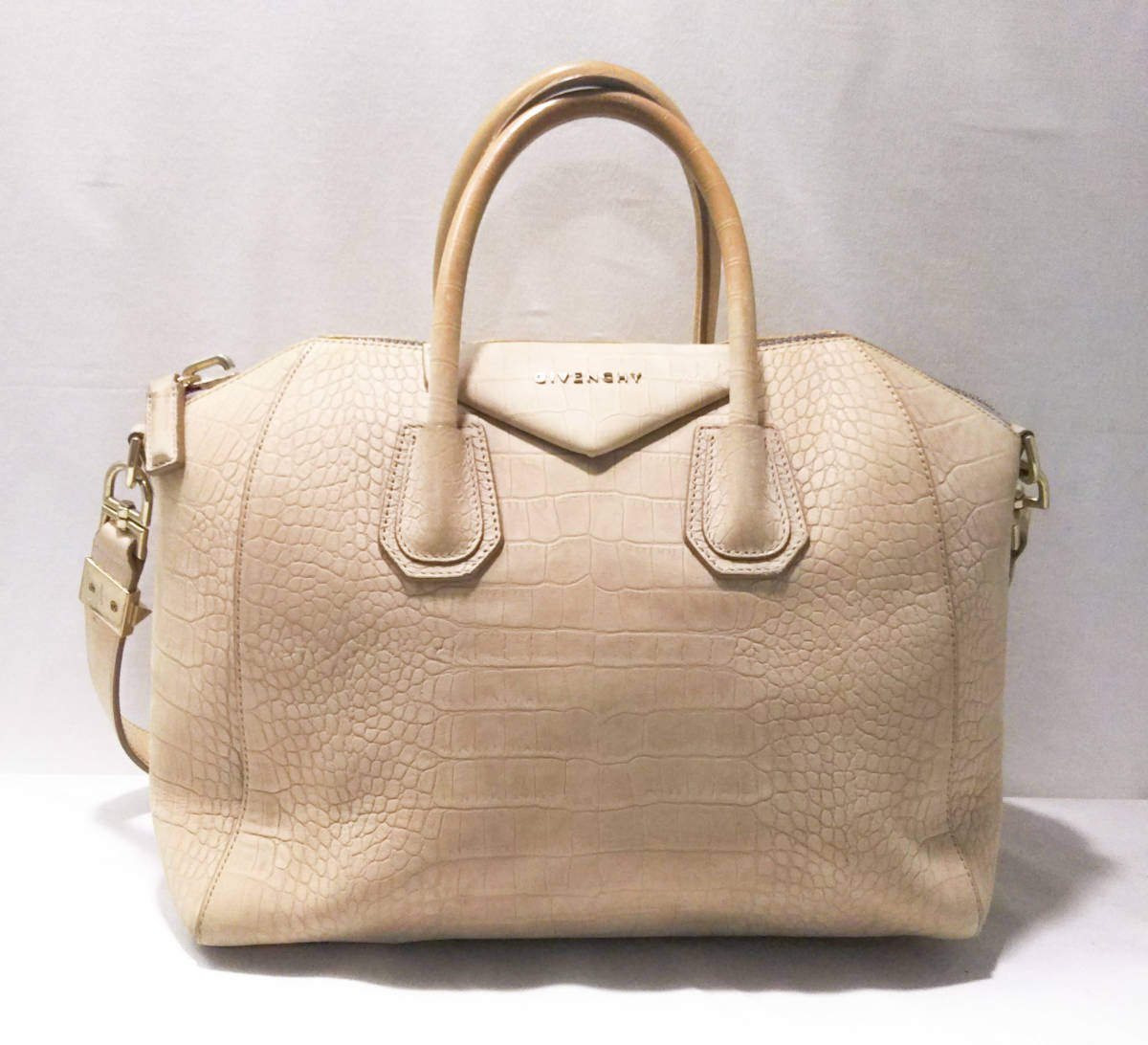 GIVENCHY Antigona レザーショルダーバッグ トートバッグ 型押し 