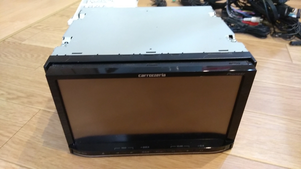 カロッツェリア製　中古ナビ・AVIC-MRZ09