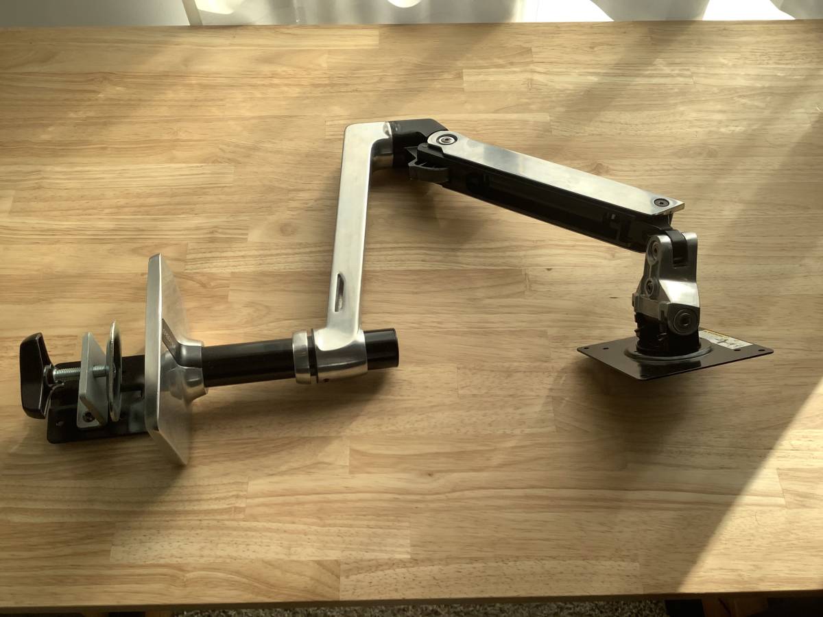 エルゴトロン LX デスクマウント モニターアーム アルミニウム_1
