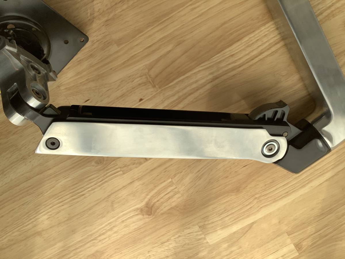 エルゴトロン LX デスクマウント モニターアーム アルミニウム_7