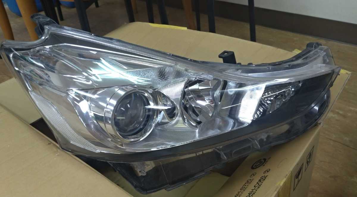 ZVW30 プリウス 前期 左ヘッドランプ 81170-47371 ハロゲン (左ヘッド