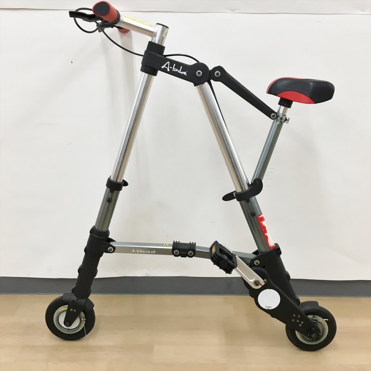 高品質，最新作 エーバイク 折り畳み自転車 ZB01 SINCLAIR RESEARCH 収納ケース付 軽量 コンパクト UK A-bike 2001LT203(16インチ未満)｜売買されたオークション情報、yahooの商品情報をアーカイブ公開 - オークファン 16インチ未満