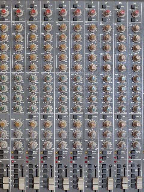 TASCAM 16Chアナログミキサー M-2516 動作品 高音質 ハードケース付き