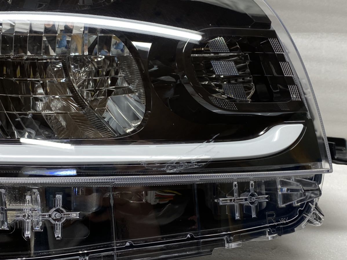 タント LA650S 純正 右 ヘッドライト LED KOITO 100-69074 F1