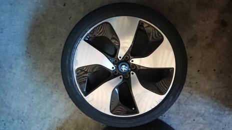 新作登場，人気セール ＢＭＷ i８ 純正ホイール タイヤ 前後２本セット ガリ傷無し センターキャップ付(ラジアルタイヤ)｜売買されたオークション情報、yahooの商品情報をアーカイブ公開 - オークファン 5穴