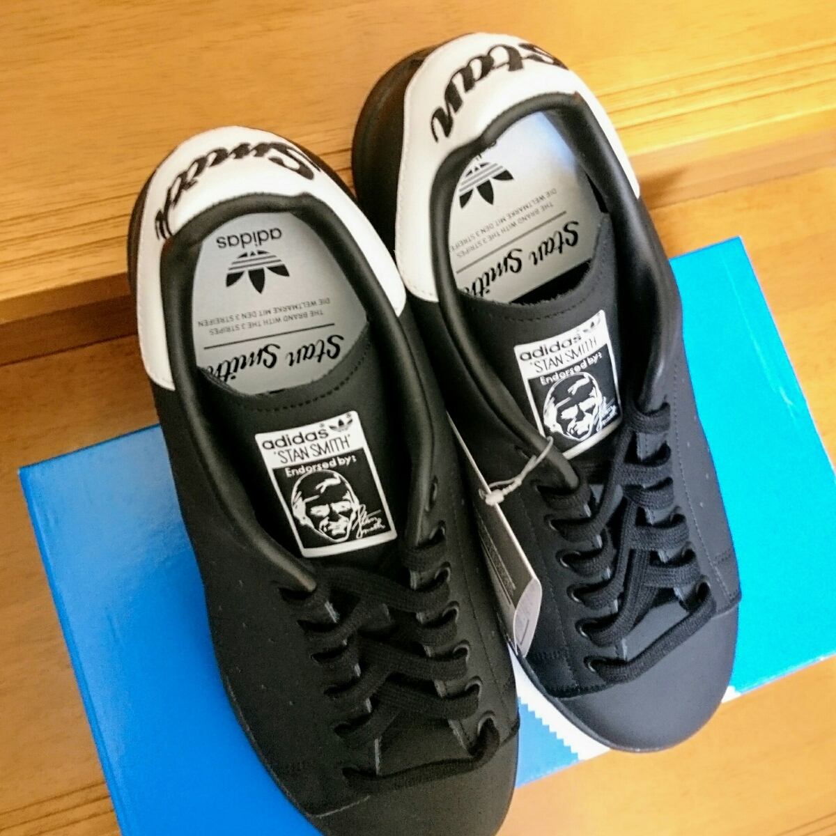スタンスミス アディダス adidas 黒 STAN SMITH LUX スニーカー 