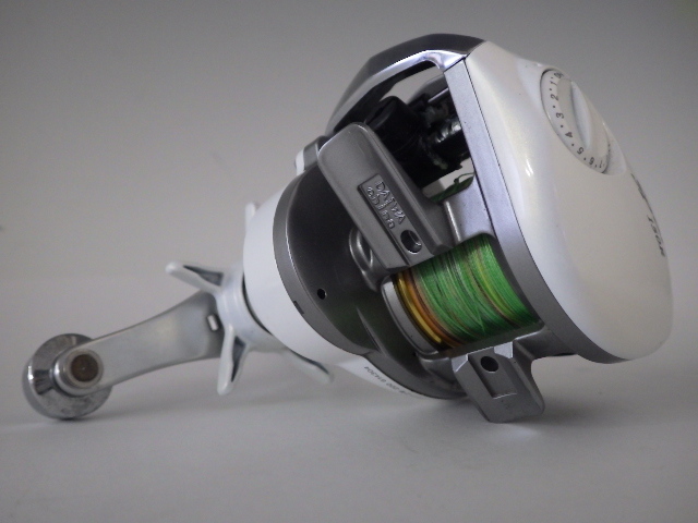 【定番，新作】 57 S.R DAIWA ダイワ SPORZA スポルザ 150R 船用リール 定価 ￥22 680(ダイワ)｜売買されたオークション情報、yahooの商品情報をアーカイブ公開 - オークファン 手動