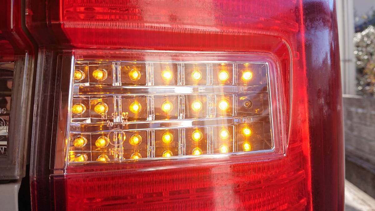 デリカD：5 絶版 セルフトレーディング LEDテールランプユニット 