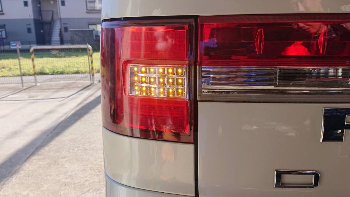 デリカD：5 絶版 セルフトレーディング LEDテールランプユニット 