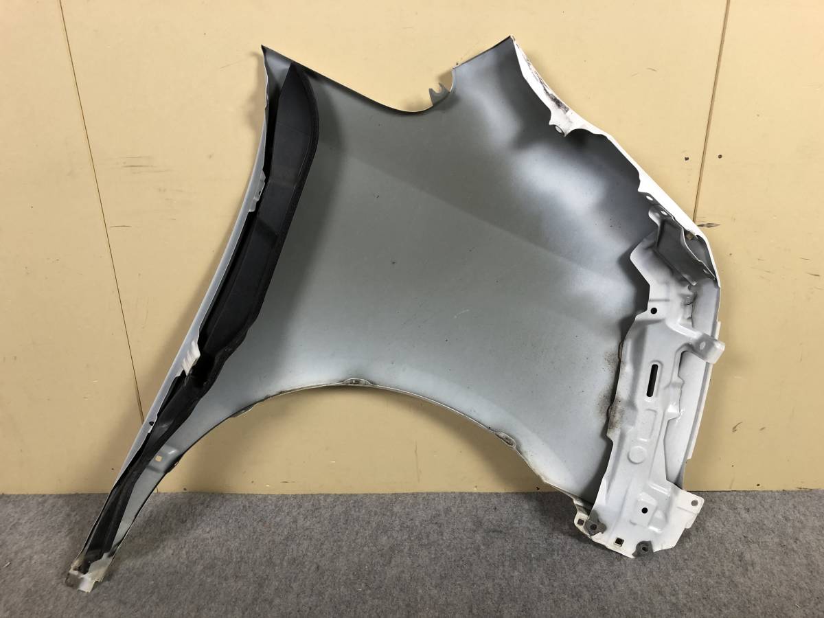 凹み無 前期 H21年 ZRR70W ノア 純正 左 フロントフェンダー 070