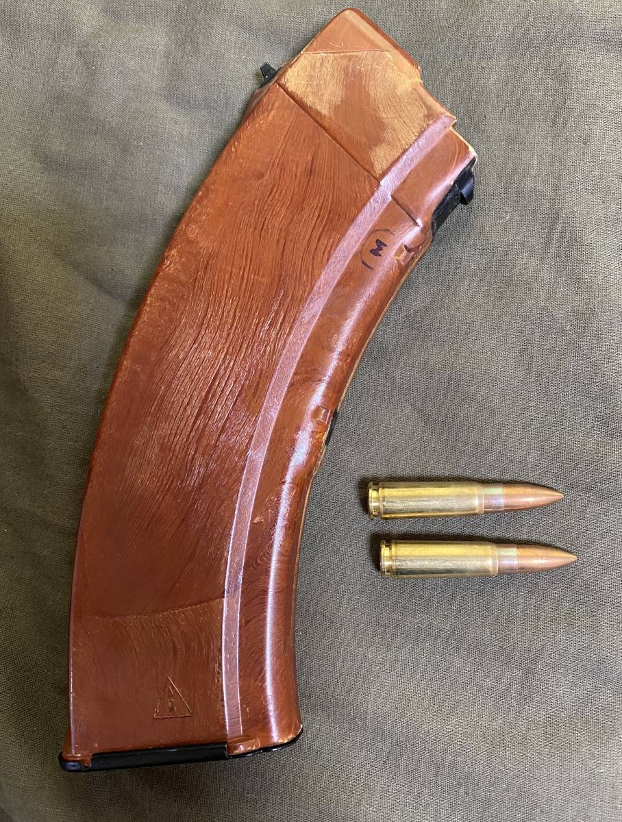 大人気，送料無料 実物 AK ベークライト マガジン 7.62 ダミーカート付 AKM(エアガン)｜売買されたオークション情報、yahooの商品情報をアーカイブ公開 - オークファン エアガン