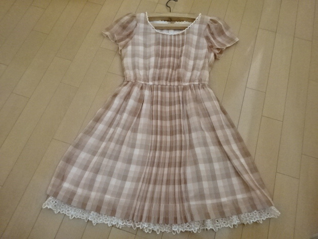 レストローズ L Est Rose ワンピース サイズ2 1761 ワンピース 売買されたオークション情報 Yahooの商品情報をアーカイブ公開 オークファン Aucfan Com