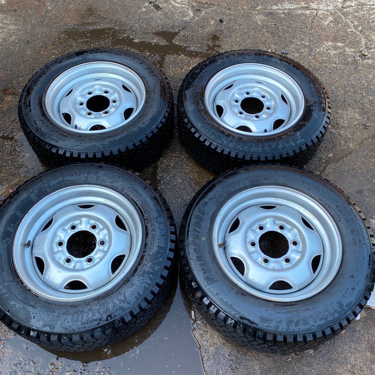 スタッドレスタイヤ　ホイール付き　VRX2　215/60/R17 ブリヂストン 215／60R16（スタッドレスタイヤ｜タイヤ 215⁄60R17