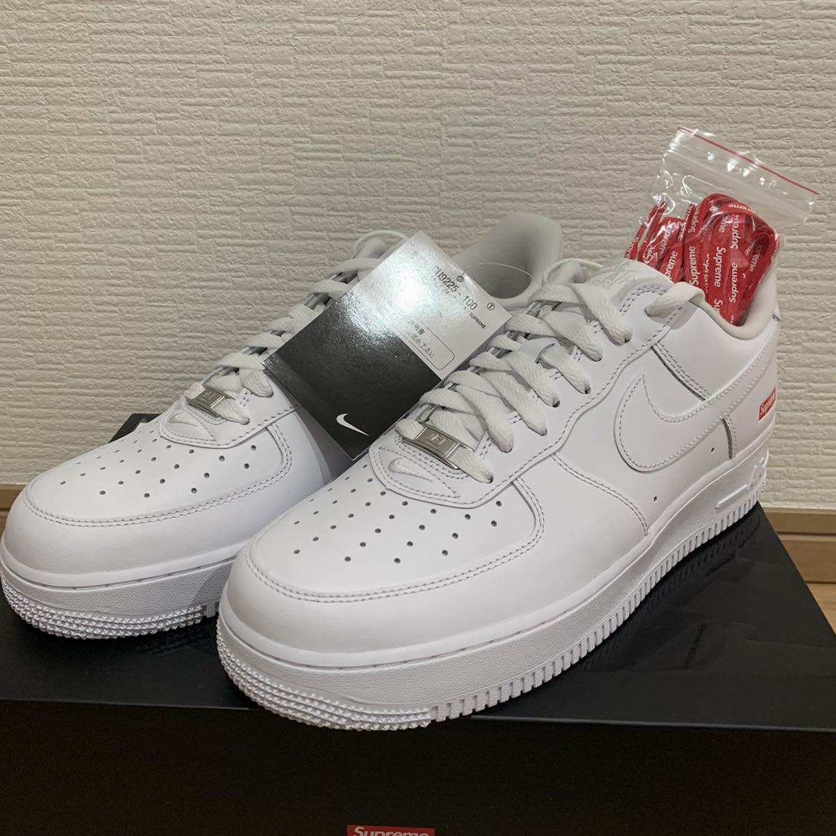 0 Nike Supreme Air Force Low 27.5cm - × | Date. Shop With Laced White ローに2つの新色が登場