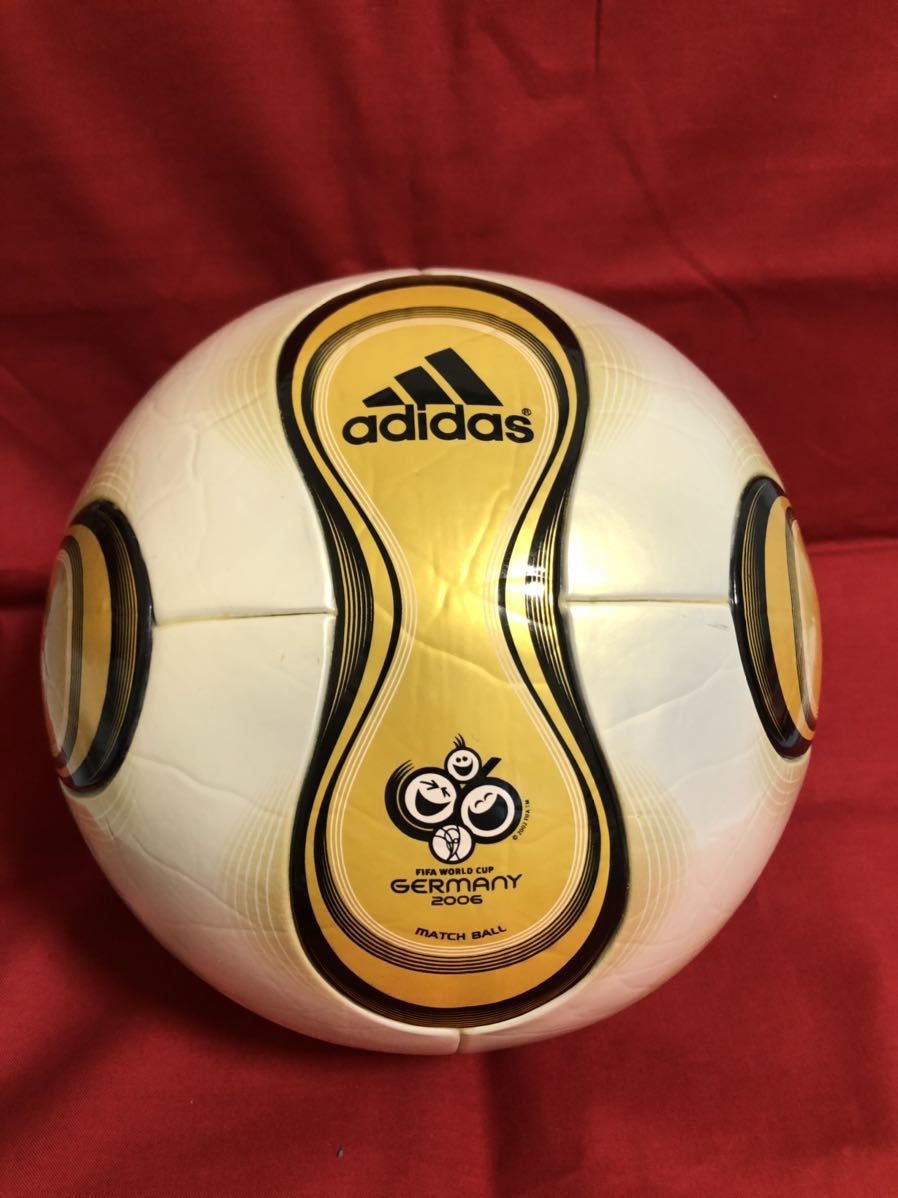 人気セール，格安 adidas サッカーボール 5号 チームガイスト 決勝 検定球 公式球 金 ゴールド ジャブラニ 試合球 フリースタイルフットボール W杯(5号)｜売買されたオークション情報、yahooの商品情報をアーカイ 5号