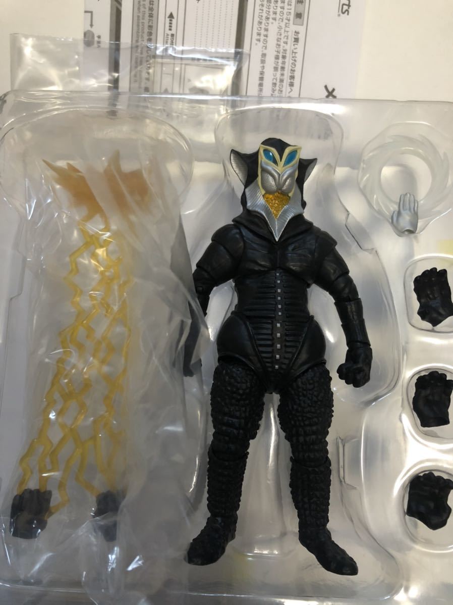 バンダイ 魂ウェブ 商店 S.H.フィギュアーツ メフィラス星人 【公式通販】