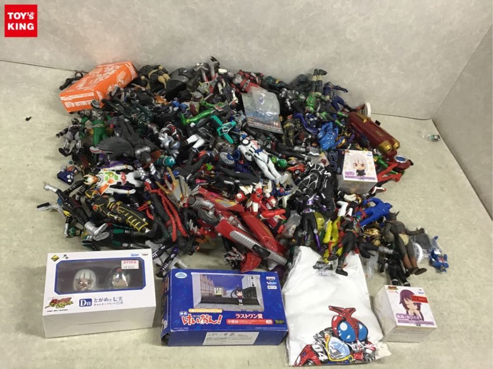 一番くじプレミアム 中古未開封セット一番くじプレミアム西尾維新