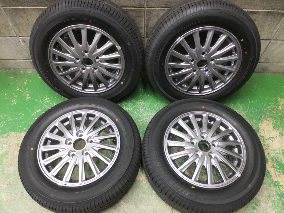 新車外し☆トヨタ エスクァイア 純正 195/65R15 ヨコハマ ブルーアース 