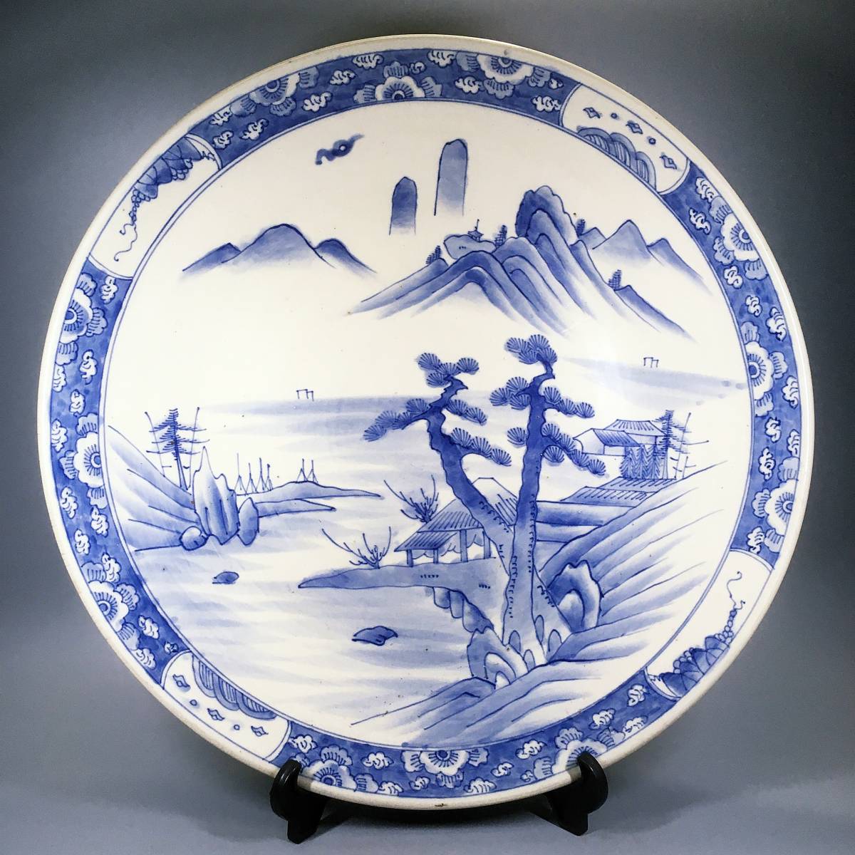 伊万里焼（有田焼）染付 山水画 大皿 飾皿 直径約30cm 伊万里焼